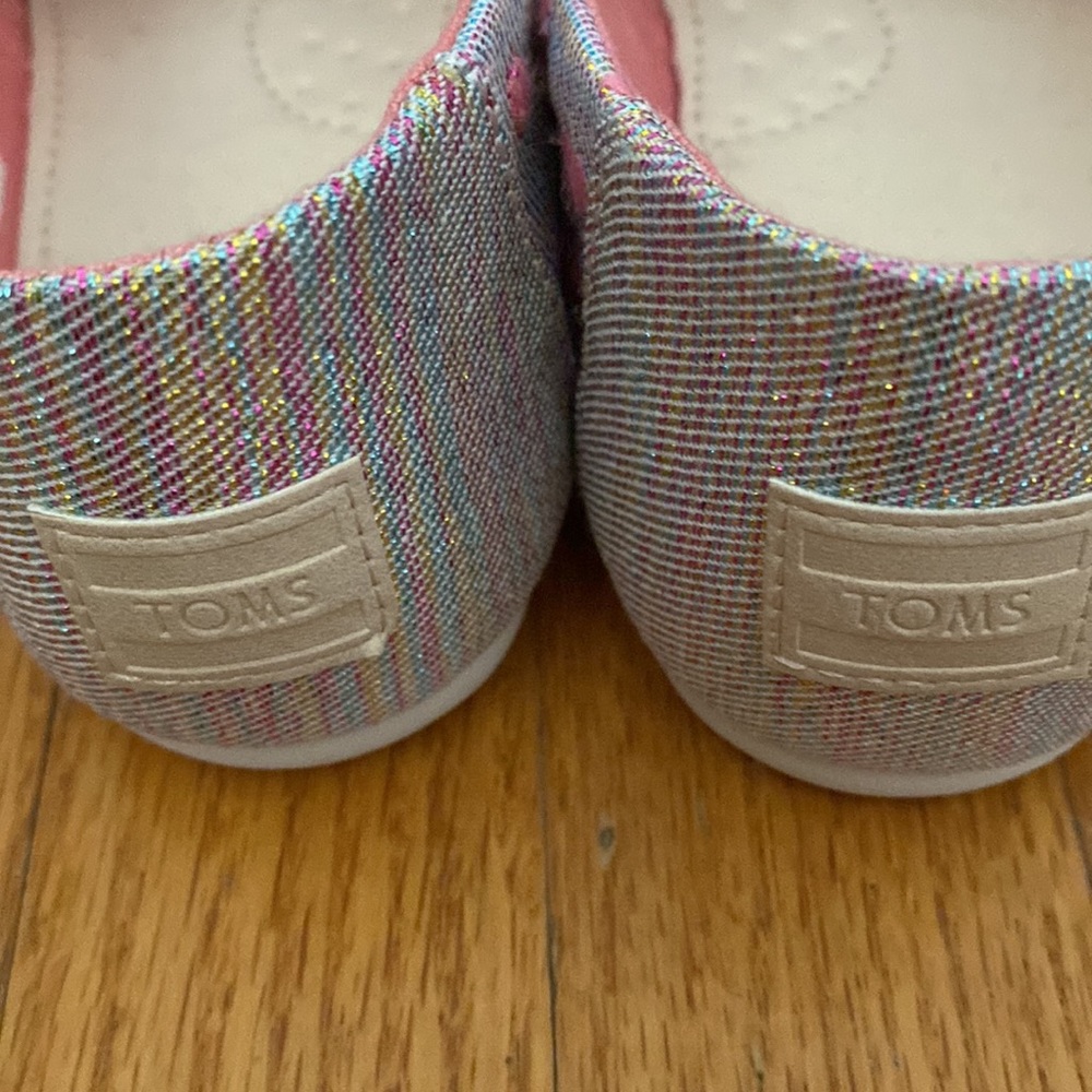 Brand new sparky heart Toms size 2 💗 - Picture 2 of 3